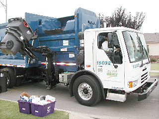 LNG garbage truck in ELB, Oct. 03