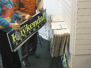 Kuykendall opens LB campaign office, Aug. 14/04